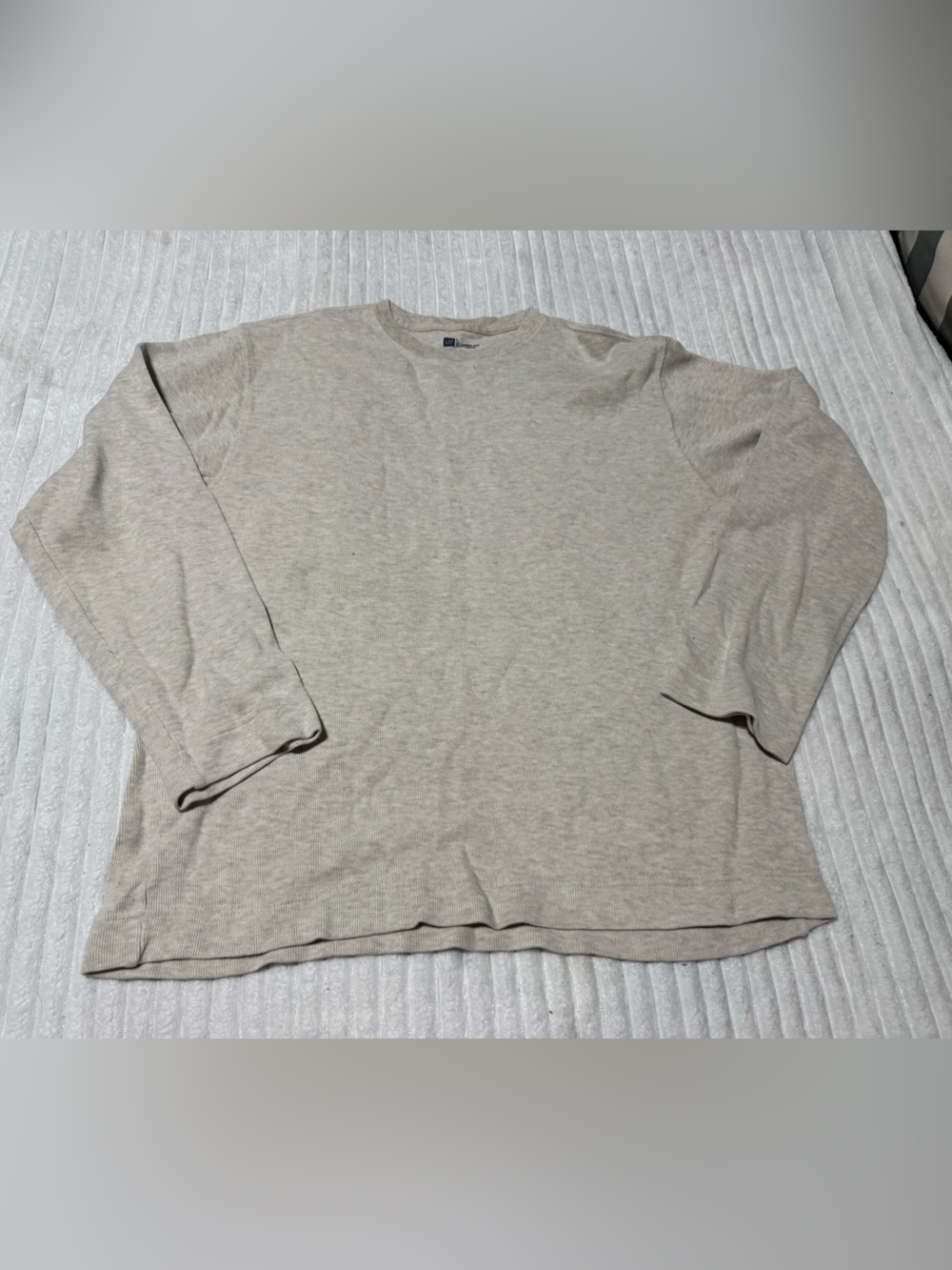 GAP Men's Crewneck long sleeve in Light Beige